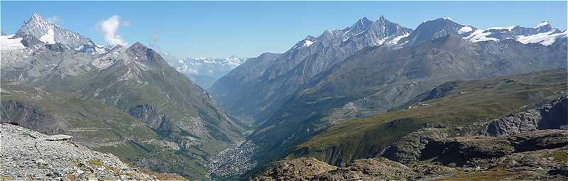 Vue de la vallée de Zermatt vers le Nord
