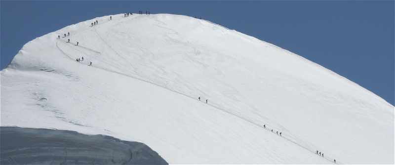 Vue du Breithorn, versant ouest, avec des Alpinistes