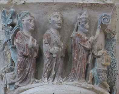 Sculpture d'un chapiteau de Notre-Dame de Cunault: Saint Philibert