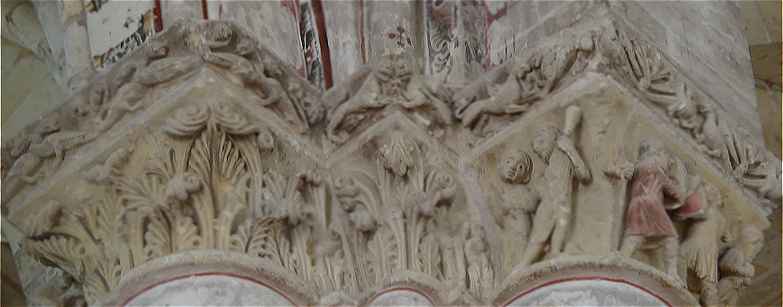 Sculpture de piliers de Notre-Dame de Cunault