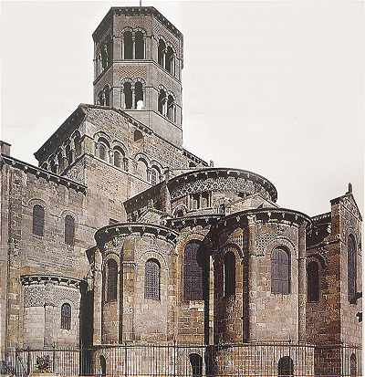 Chevet et transept de la Collégiale Sainte Austremoine d'Issoire