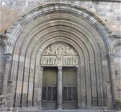 Basilique Notre-Dame des Miracles à Mauriac
