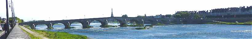Blois: Pont sur la Loire