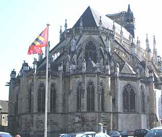 La cathédrale Saint Cyr et Sainte Julitte de Nevers: abside Gothique