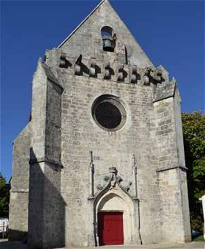 Façade de l'église Saint Pierre d'Angoulins