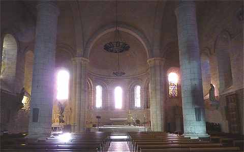 Intérieur de l'église Saint Mathias de Barbezieux