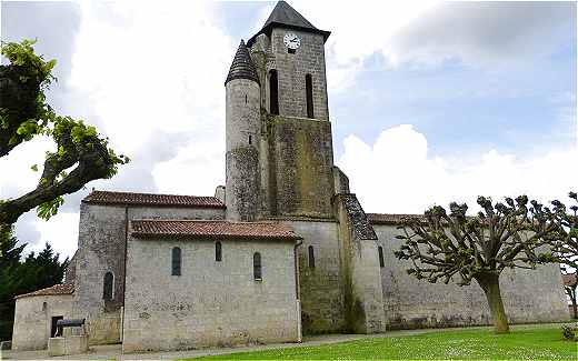 Eglise Notre-Dame de Berneuil: côté Nord