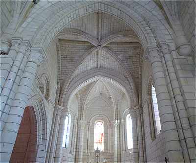 Intérieur Gothique de l'église Saint Quentin de Chermignac