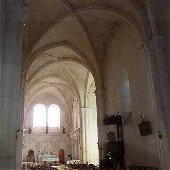 Nef de l'église Saint Marien de Condéon