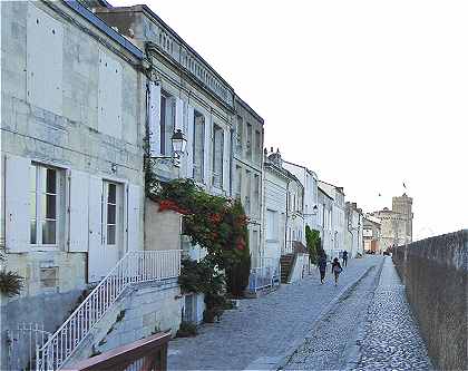 La rue sur les Murs à La Rochelle