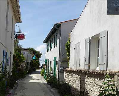 Rue du village de Talmont sur Gironde