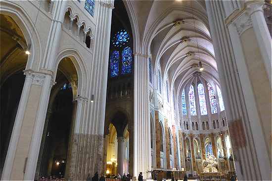 La Nef de la cathédrale de Chartres