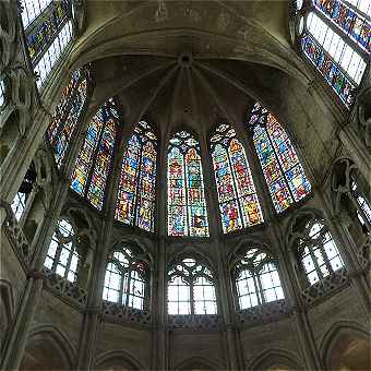 Vitraux de l'abbaye Saint Père de Chartres