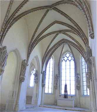 Chapelle basse avec sa voûte d'ogives au château de Châteaudun