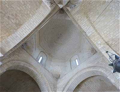 Coupole sur trompes au-dessus de la croisée du transept de l'église Saint Martin de Fromista