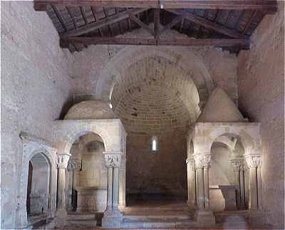 Intérieur de l'église San Juan de Duero de Soria