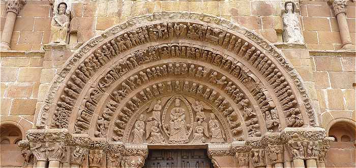 Sculptures de la façade de l'église Romane Santo Domingo de Soria