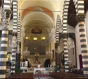 Intérieur de l'Eglise Saint Jean Baptiste de Monterosso al Mare