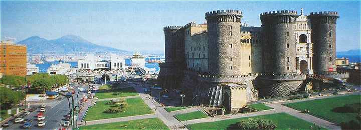 Le château de Naples construit par les comtes d'Anjou au XIIIème siècle
