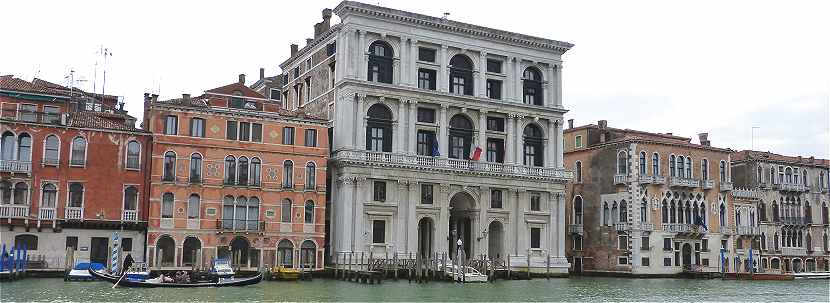 Venise: le Palazzo Corner Martinengo, le Palazzo Corner Valmarana, le Palazzo Grimani et le Palazzo Corner Contarini dei Cavalli sur le Grand Canal
