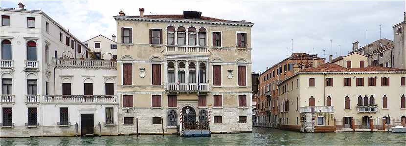 Venise: la Casa Velluti, le Palazzo Gussoni Grimani della Vida et Casa da Lezze sur le Grand Canal