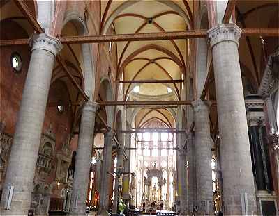 Intérieur de l'église Santi Giovanni e Paolo à Venise