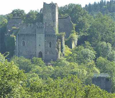 Ruines du château médiéval de Chalucet