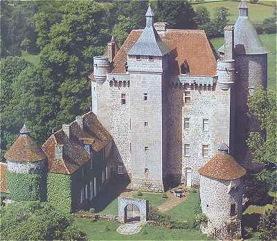 Château de Villemonteix à Chénérailles