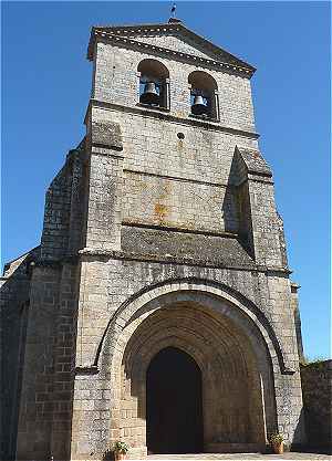 Façade de l'église de Solignac