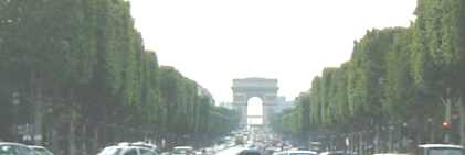 Champs Elysées vers l'Arc de Triomphe