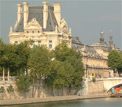 Le Pavillon de Flore et le Quai des Tuileries