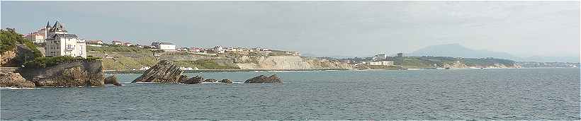 Vue à partir du Rocher de la Vierge sur le Sud de Biarritz