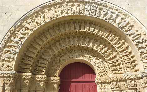 Portail du transept Sud de l'église d'Aulnay