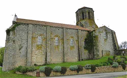 Eglise Saint Pierre de Parthenay le Vieux