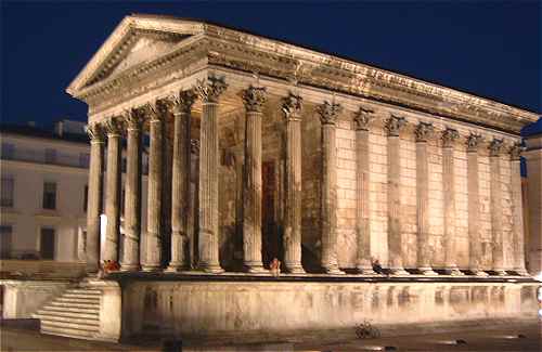 Nîmes: la Maison Carrée
