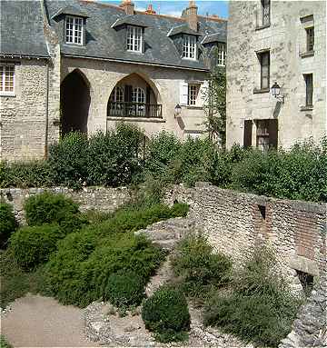 Maisons des Chanoines de l'Abbaye Saint Martin et vestiges médiévaux