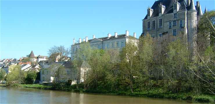 Chateauroux, le château et l'Indre