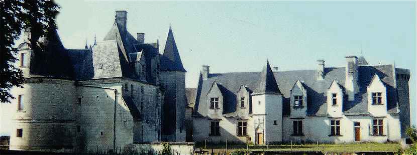 Vue de la cour intérieure du château de Palluau sur Indre