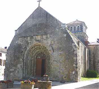 Façade de l'église Notre-Dame de Saint Paixent de L'Isle Jourdain
