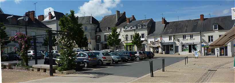 Place centrale de Sainte Maure