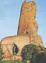 Les ruines du donjon du château de Mondoubleau