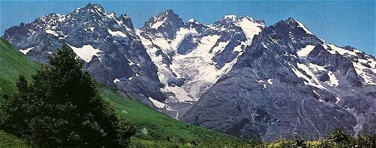 Le Massif de la Meije (3983 m) vu du Col du Lautaret