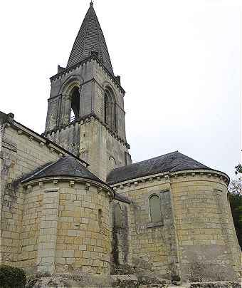 Chevet, absidiole et clocher de l'église Saint Eusèbe à Gennes