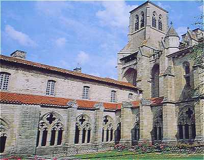 Cloitre de l'église Saint Robert de La Chaise-Dieu