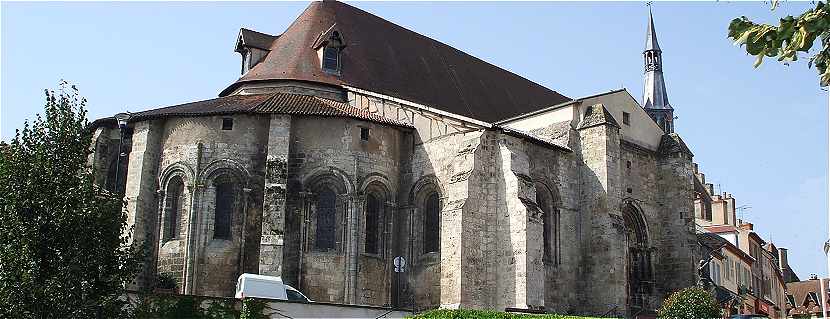 Chevet de l'église Sainte Croix à Saint Pourçain sur Sioule