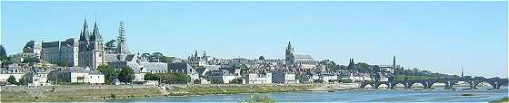 Blois, le chateau et le Pont sur la Loire