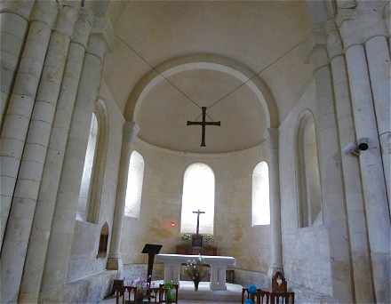 Abside de l'église Notre-Dame de Corme-Ecluse