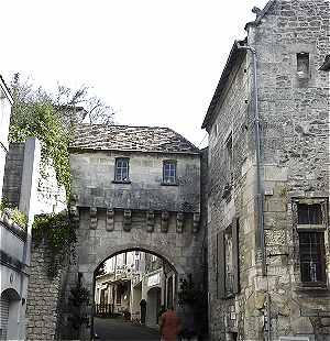 Porte médiévale à Jonzac