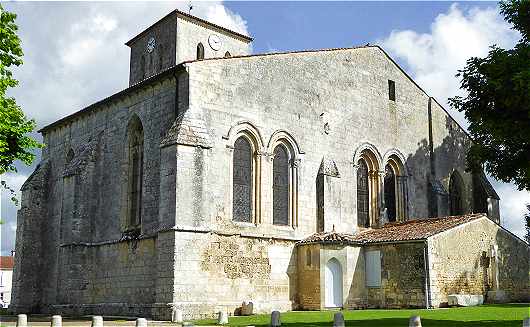 Chevet de l'église Saint Martin de Meursac