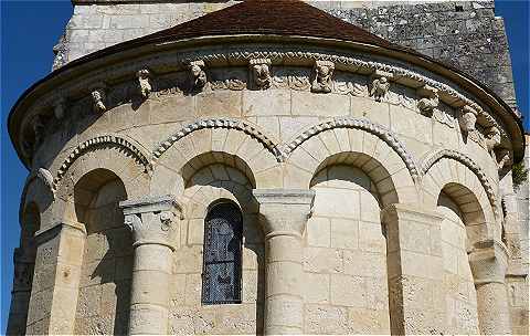 Chevet de l'église Saint Saturnin à Mosnac